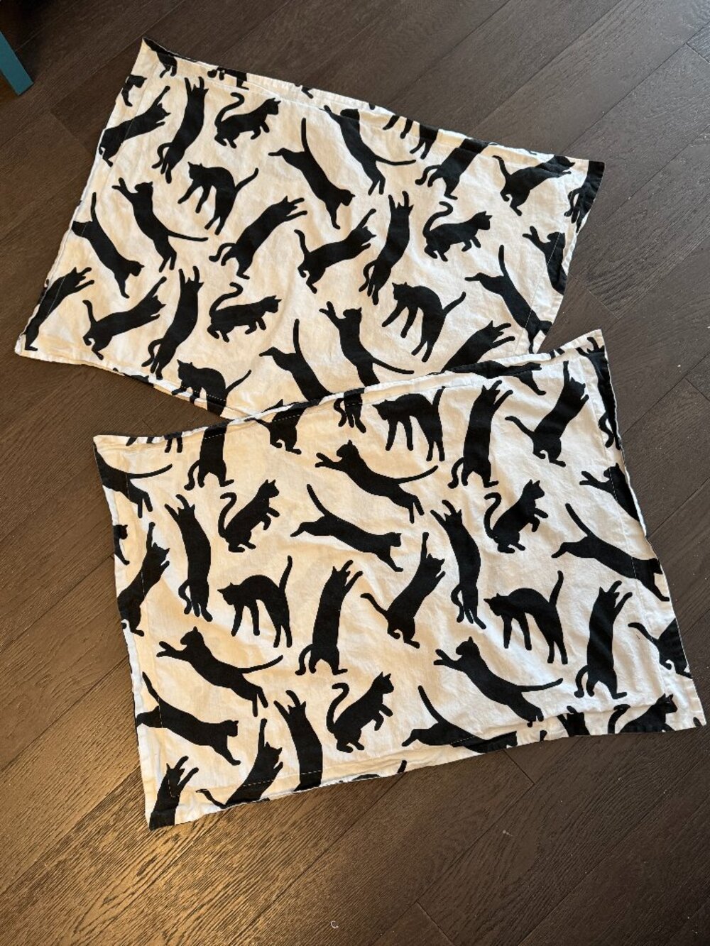 2 Cats Pillow Cases Shams Black and White Cotton 30 x 22 inches